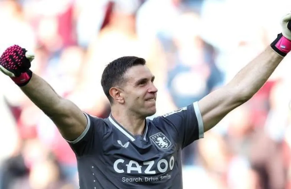 Con un ”Dibu” imbatible, Aston Villa se afianza en puestos de copas internacionales