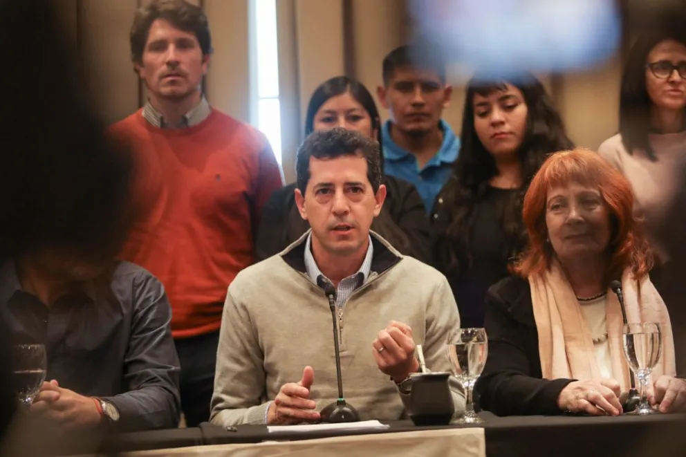 Wado de Pedro evitó contestarle a Aníbal Fernández