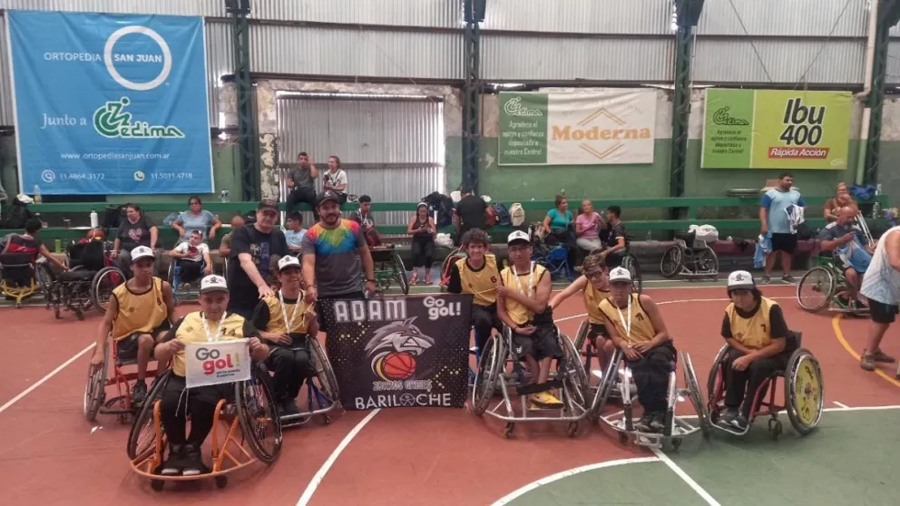 Volvieron con la copa: primer puesto para los "Zorros Grises" en Buenos Aires