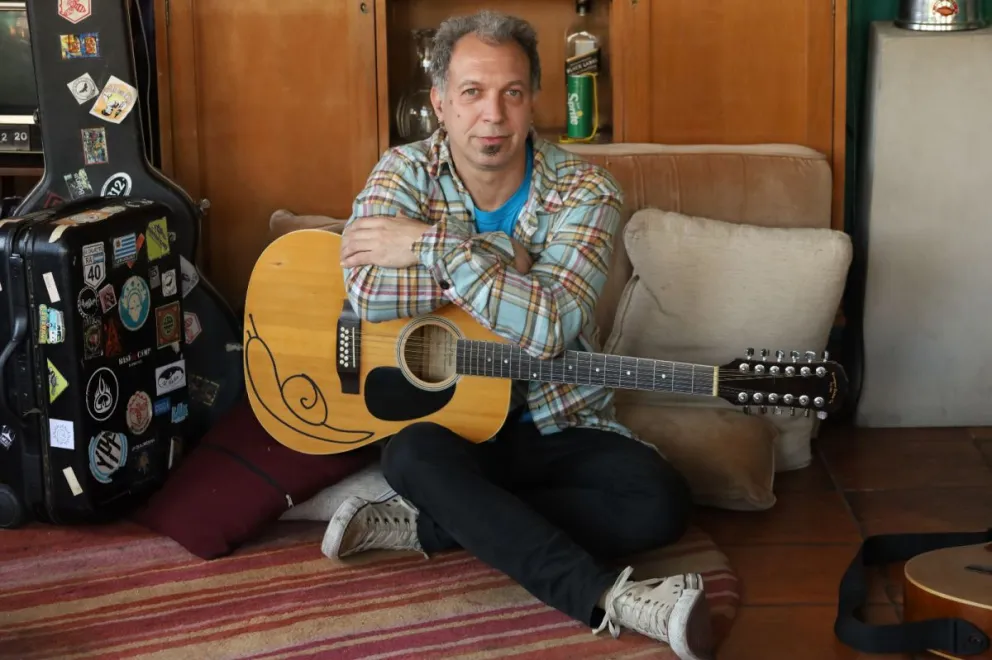 Sebastián “Batty” Paz, el cantautor del “eterno retoño”