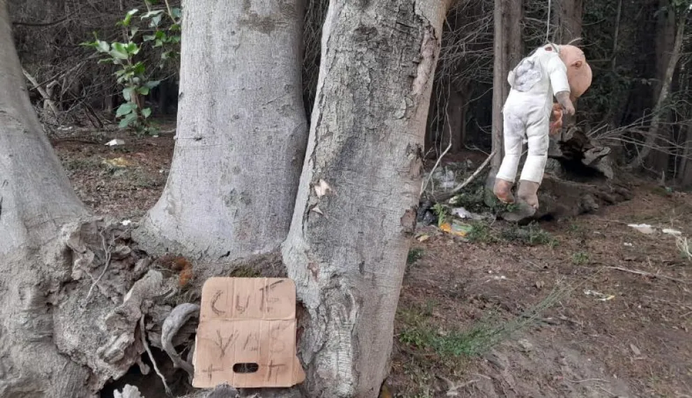 Con un macabro mensaje, amenazaron de muerte a una vecina que denuncia la contaminación del vertedero