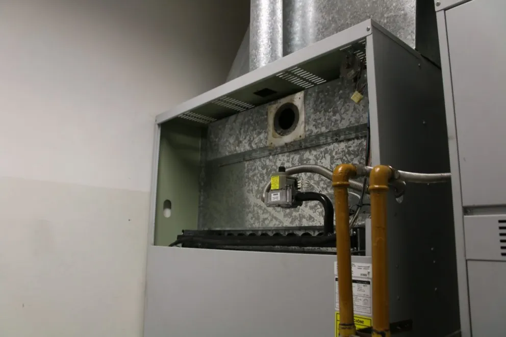 Padres y docentes de la Escuela Especial 6 piden soluciones a los problemas eléctricos, de agua y calefacción 