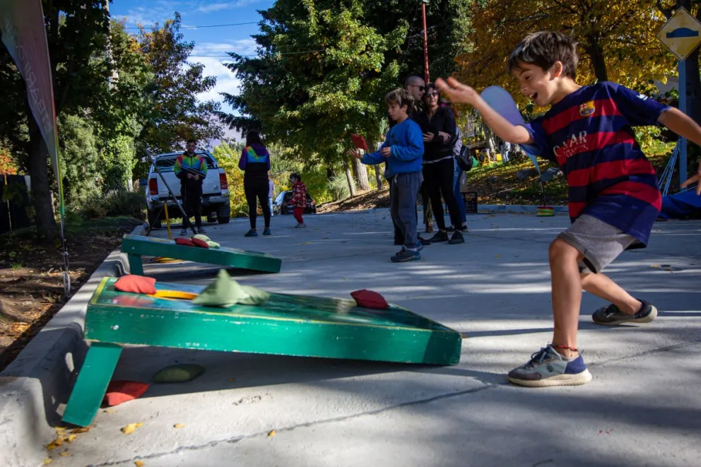 Con show y juegos para los chicos, inauguraron la pavimentación de la calle Las Piedras