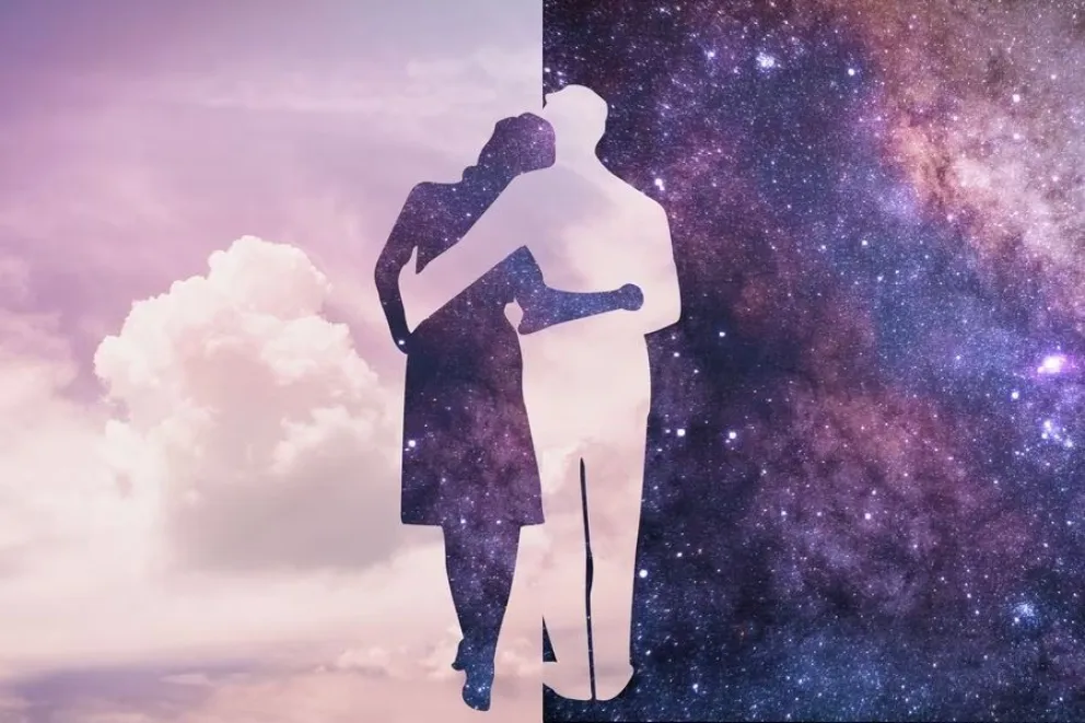 La Astrología comparte las razones por las cuales los opuestos realmente se atraen 