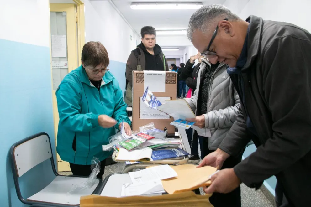 Comienza el pago de autoridades de mesa de las elecciones del 16 de abril