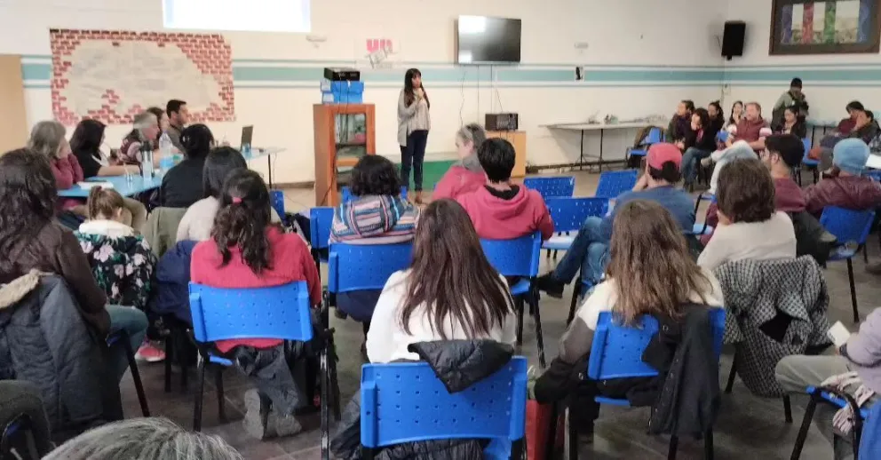 Al paro, UnTER suma movilizaciones 