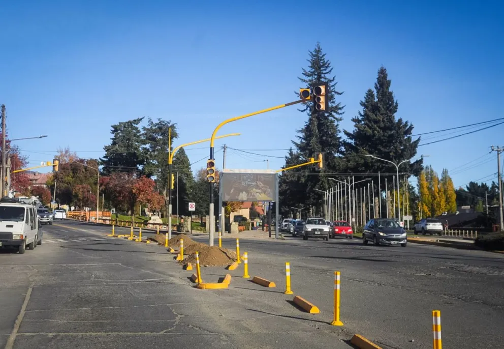 Extienden la mano única en Vicealmirante O'Connor y rotan semáforos en el Ñireco