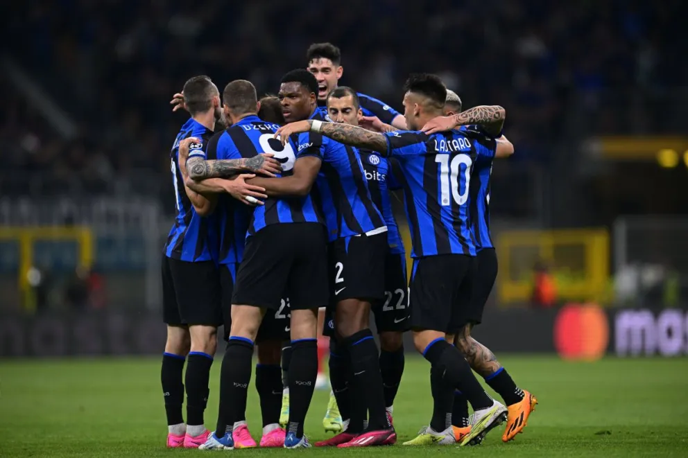 Hay Derby della Madonnina: Con goles de Lautaro y el “Tucu” Correa Inter se metió en semifinales y espera el Milan