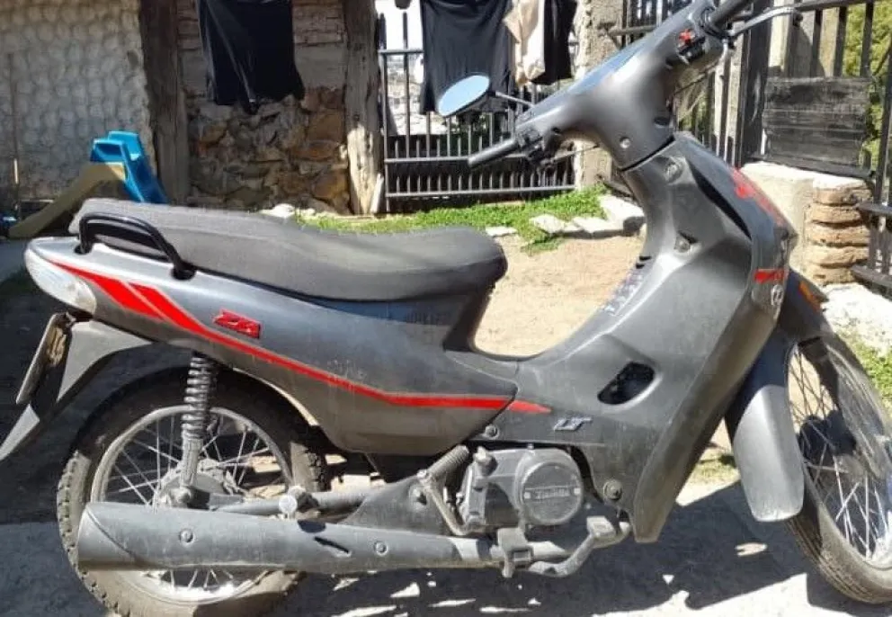 Denunció el robo de su moto por las redes y pudo recuperarla pero aún no se sabe quién fue el ladrón