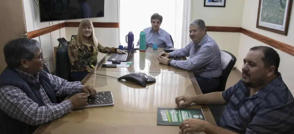 El Gobierno ofreció a estatales un aumento de 8% para abril y 8% para mayo 