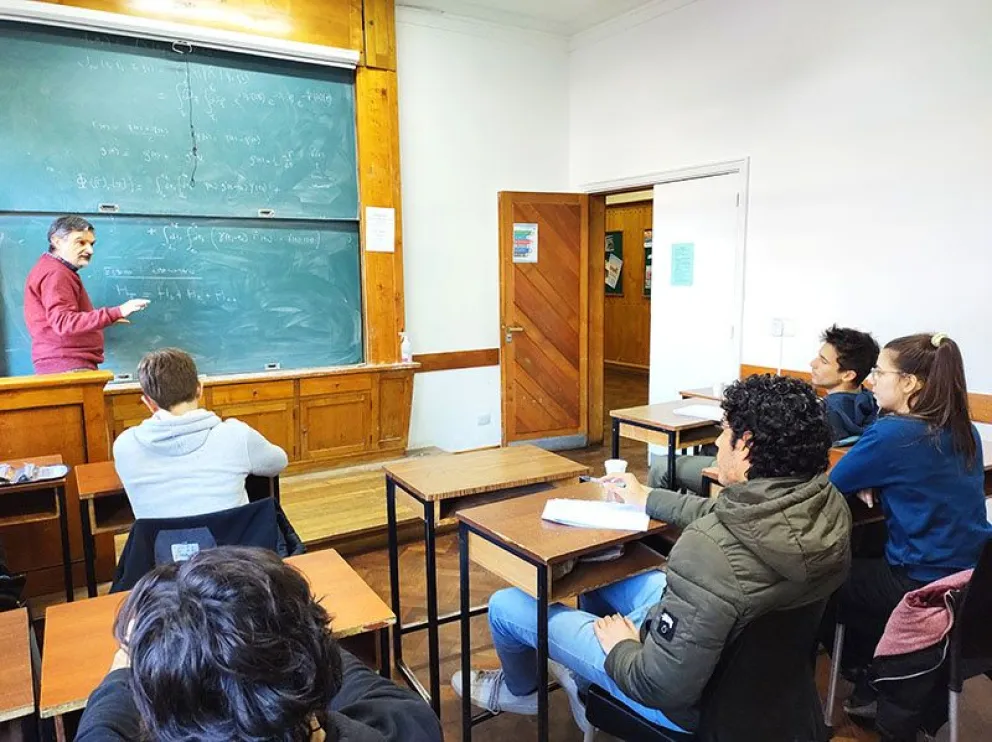 El convenio de creación del Instituto Balseiro cumplió 68 años