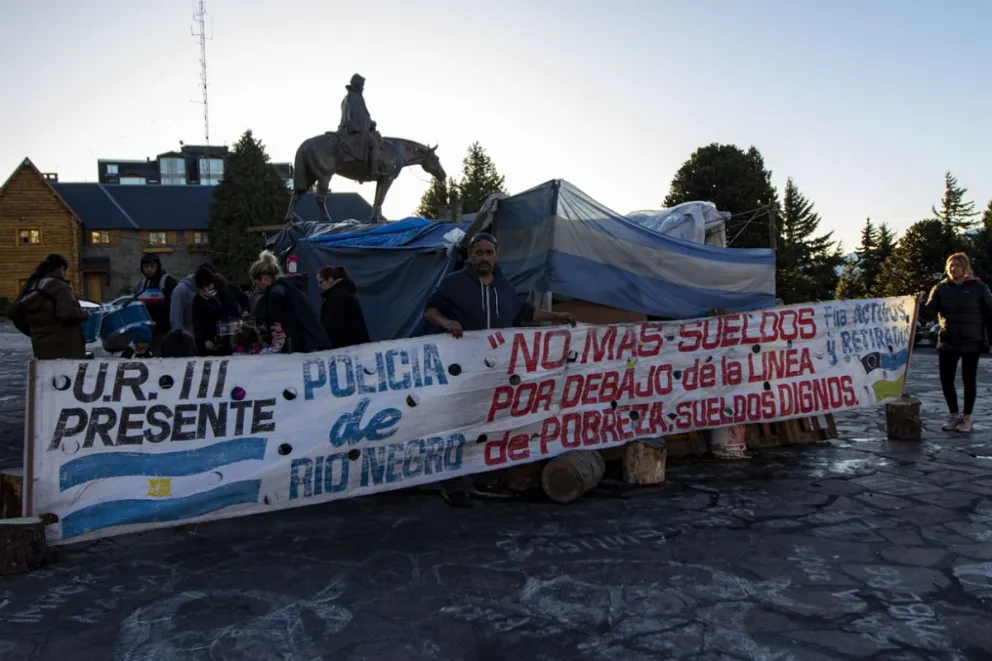 Policías y penitenciarios recibirán el mismo aumento que los gremios estatales