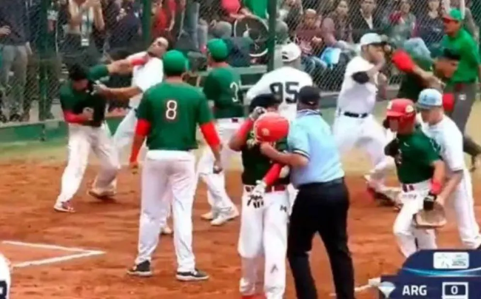 ¡Argentina y México a las trompadas!: violenta definición en el Mundial de Sóftbol