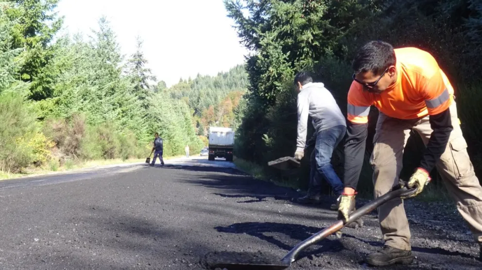 Vialidad realiza tareas de bacheo en la Ruta Nacional 40 Sur