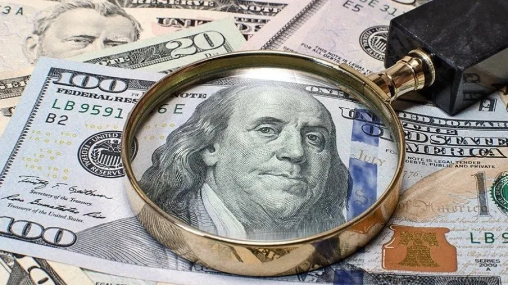 Dólares falsos: cómo detectar si un billete es legal