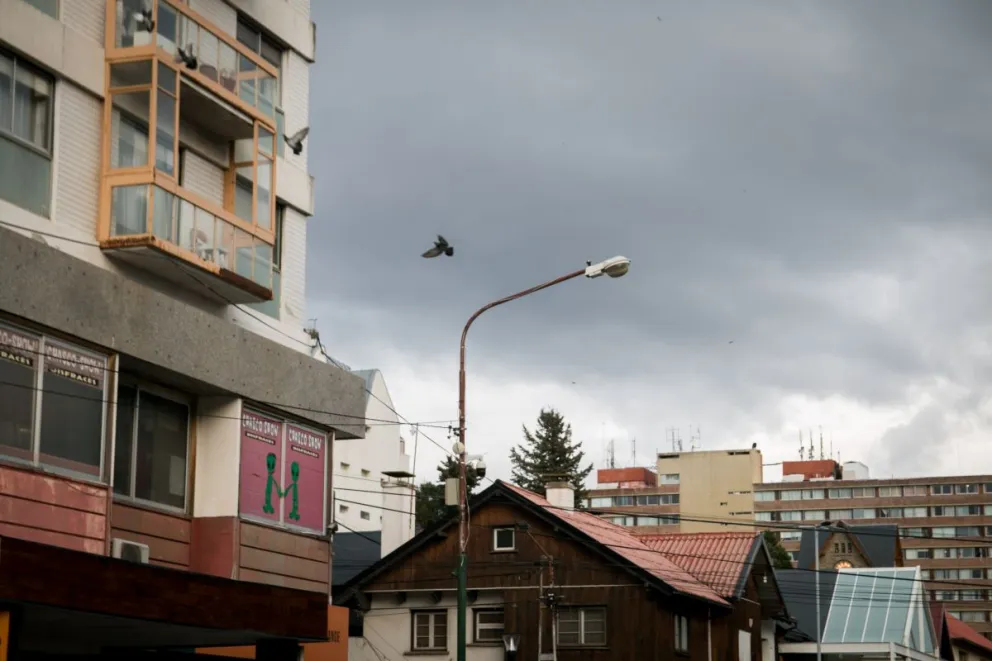 Atención a los usuarios de los barrios afectados / Foto Facu Pardo 