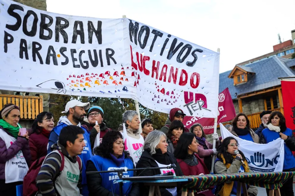 Trabajadores y dirigentes se manifestaron en el Centro Cívico para hacer oír sus reclamos