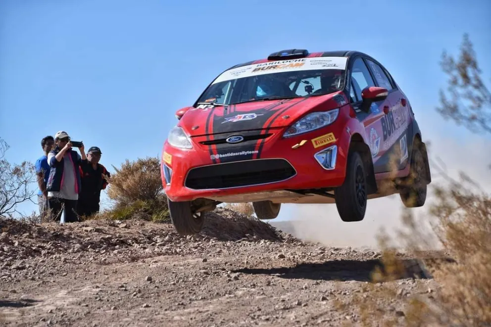 Siete autos barilochenses rumbo a Añelo