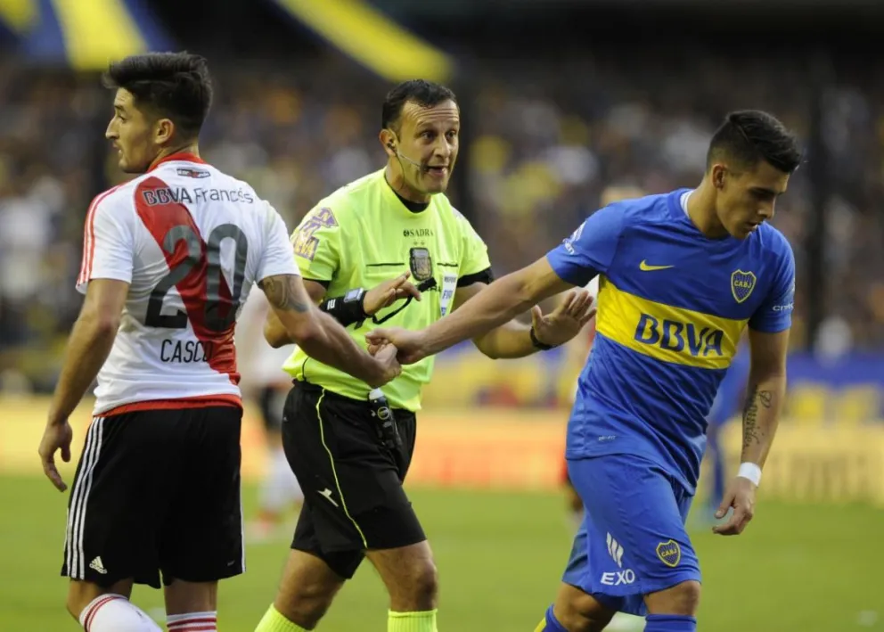 Se confirmó el árbitro para el Superclásico: repasá los antecedentes
