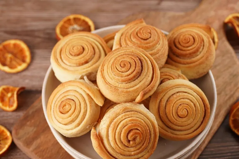 Para acompañar el mate: rolls dulces de naranja