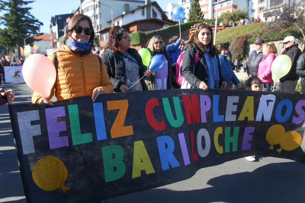Con gran participación y un clima ideal comenzó el Desfile Tradicional