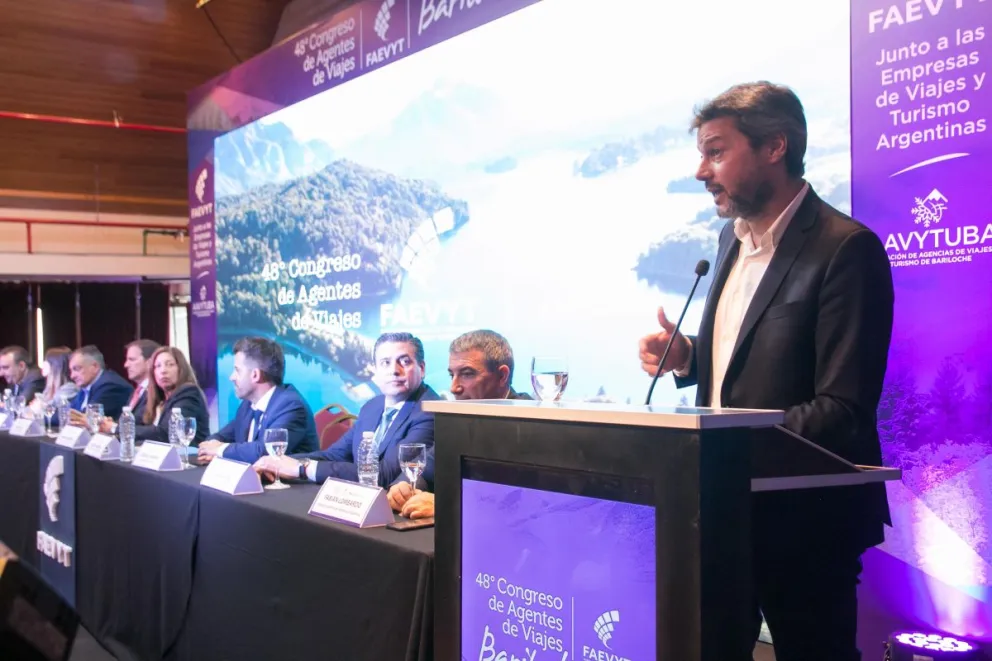 Con la presencia de Lammens, comenzó el congreso de agentes de viajes