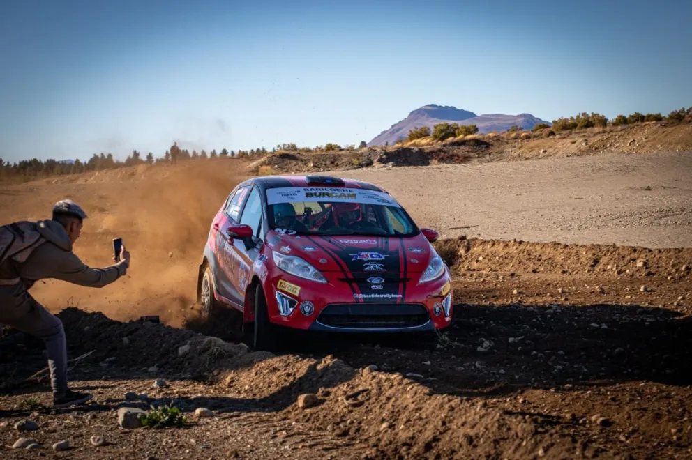 Sigue la fiebre del rally: doce autos barilochenses a Plaza