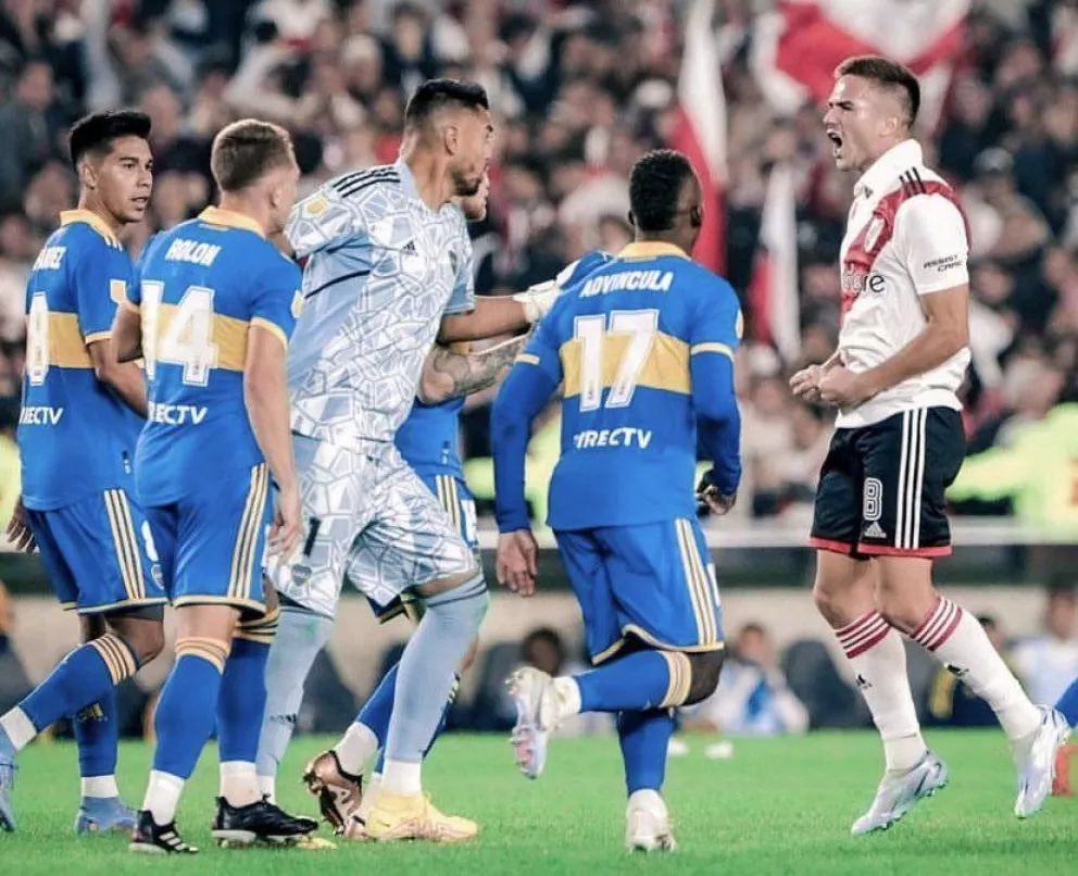 ¿El origen de la batalla campal?: el gesto de Palavecino con los jugadores de Boca