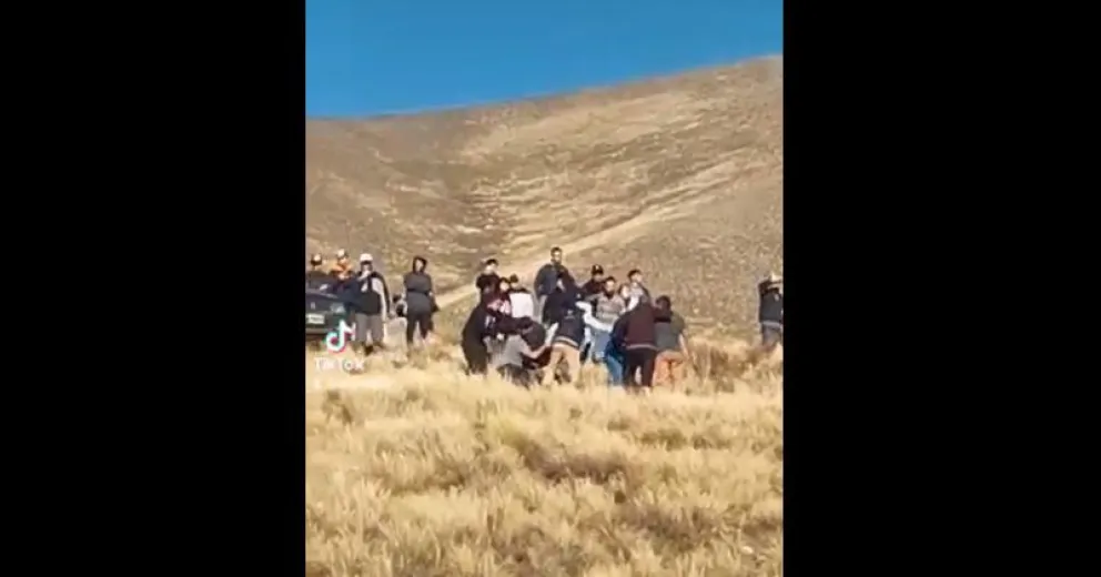 Barilochenses dieron la nota agarrándose a las piñas en el primer especial del rally
