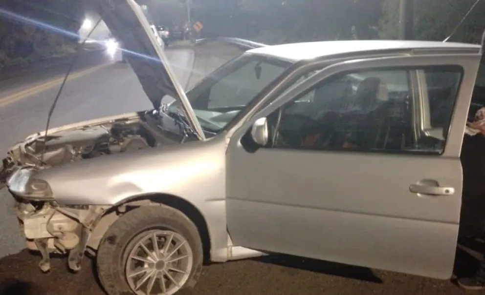 Pasó de largo en una curva y chocó contra el guardarraíl en Bahía Serena