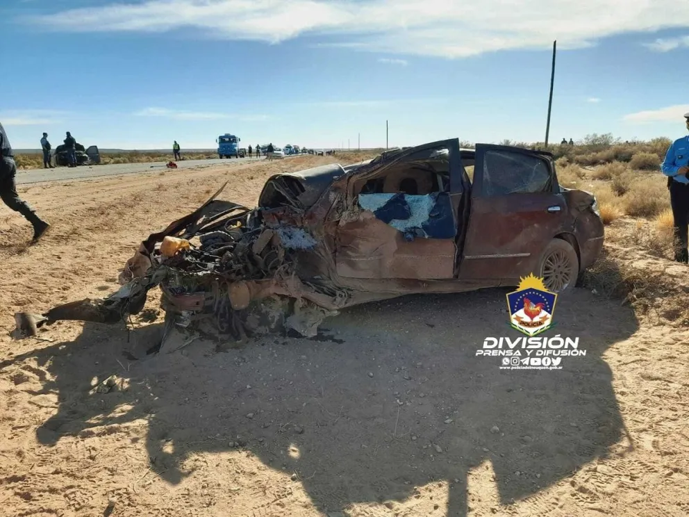 Rutas trágicas: dos muertos tras impactante choque