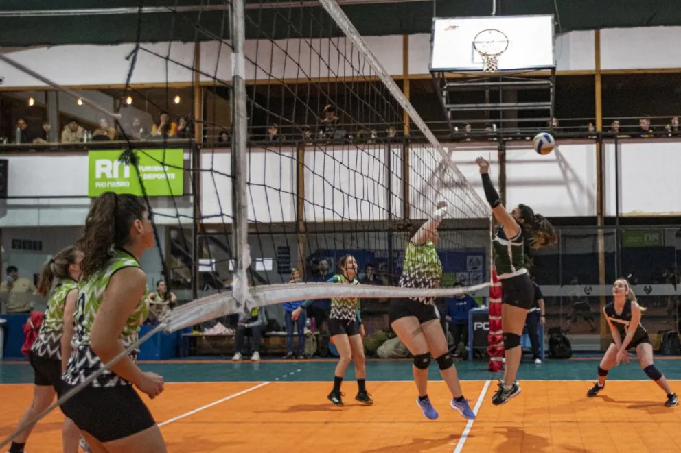 Liga de Vóley de Bariloche: intensa actividad de la segunda femenina 