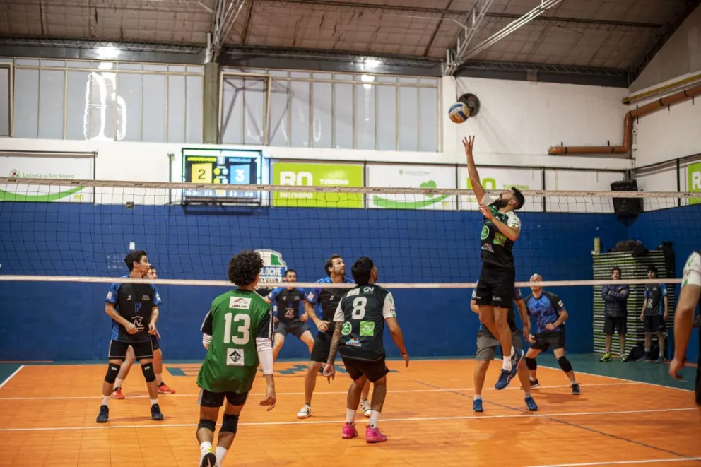 Casi treinta partidos para un fin de semana a pleno vóley en Bariloche