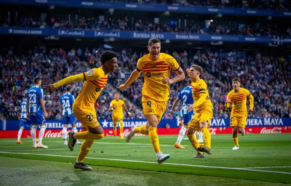 Barcelona gritó campeón en la casa de su clásico