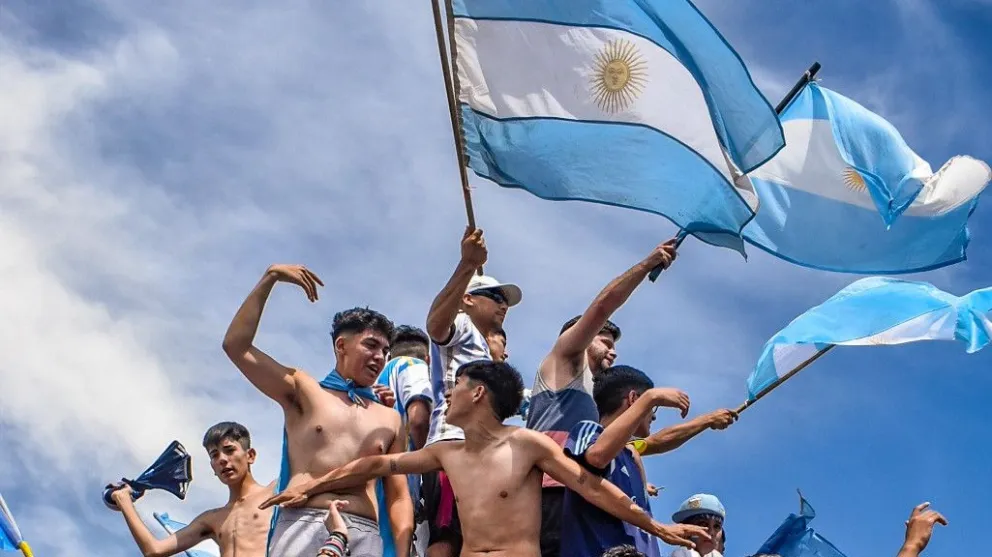Llega a Dina Huapi la muestra fotográfica itinerante “Los Festejos del Mundial”