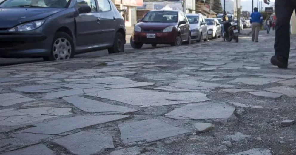 Definiciones claras para términos relacionados con espacios peatonales, veredas e isletas en Bariloche