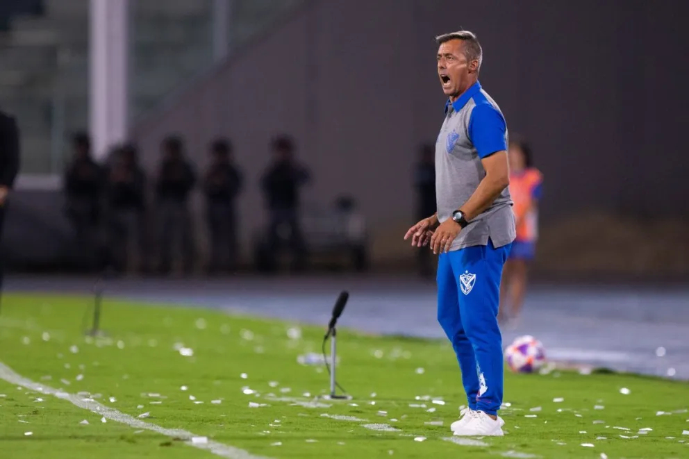Falleció Hernán Manrique, entrenador de la Reserva de Vélez luego de dar la charla técnica