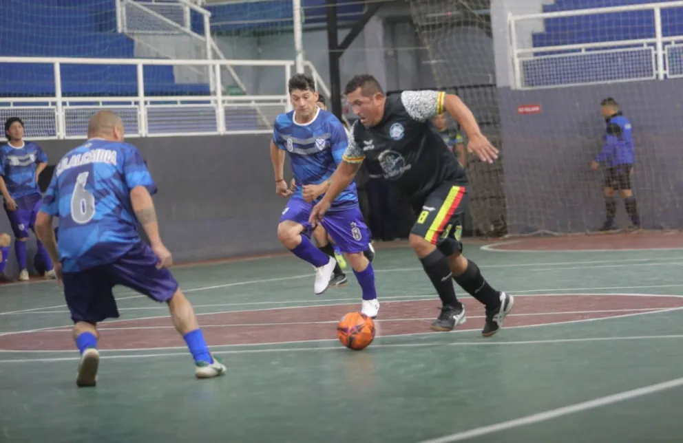 Veteranos y senior juegan en ADeFuL