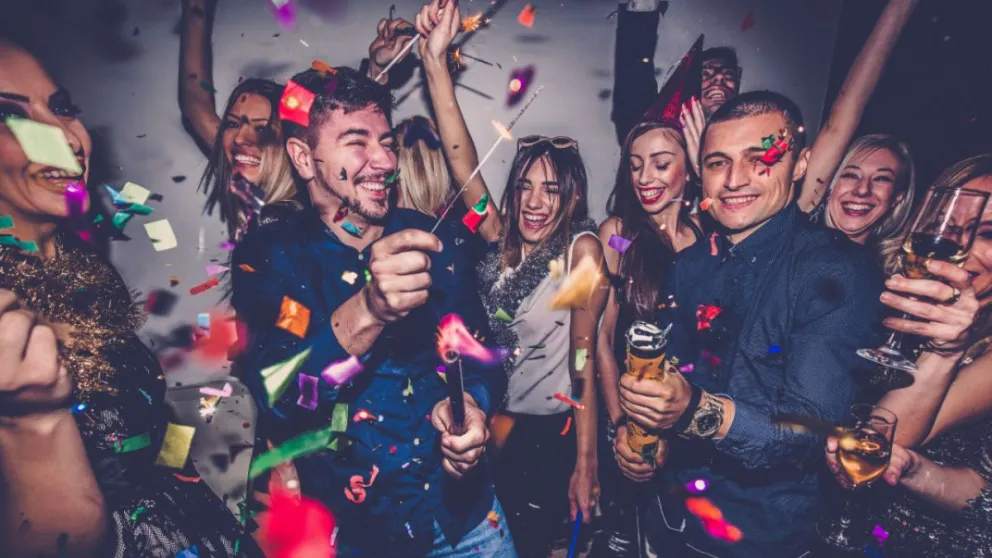 Desde los que siempre están hasta los que se quedan siempre afuera: El ranking de los signos mas fiesteros