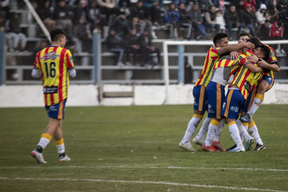 Cruz del Sur y Estudiantes, la gran final