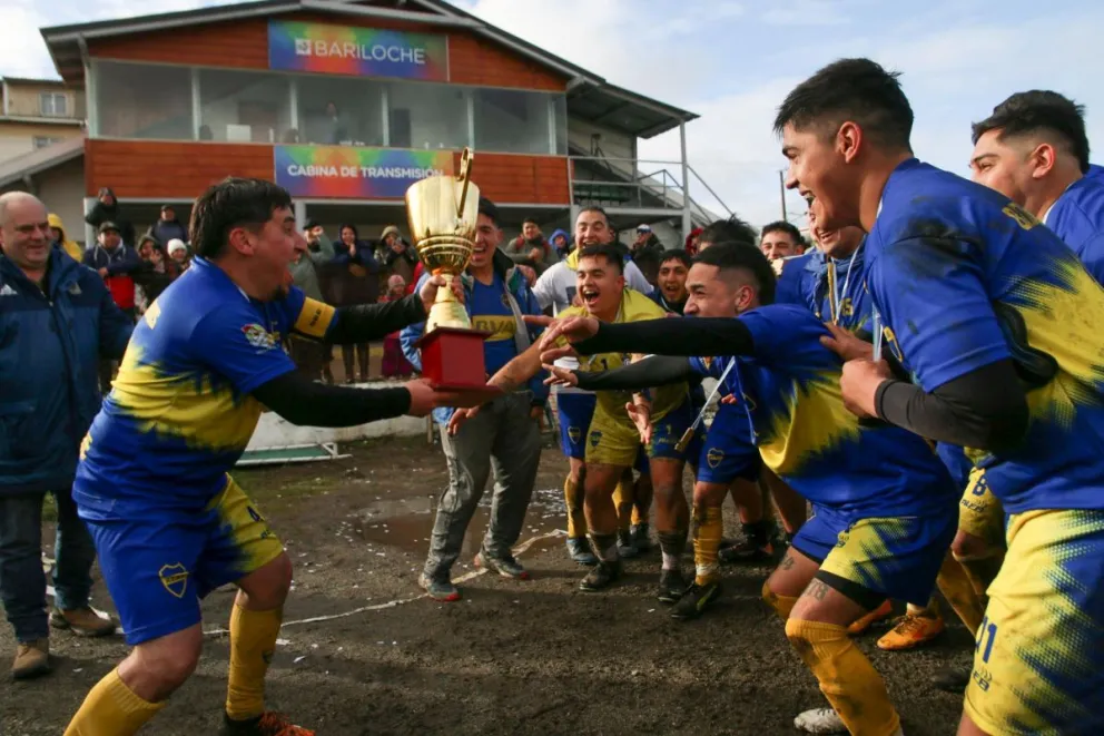 Boca ganó 1 a 0 y ascendió