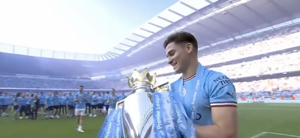 Con gol de Julián, el campeón se impuso ante Chelsea en medio de los festejos
