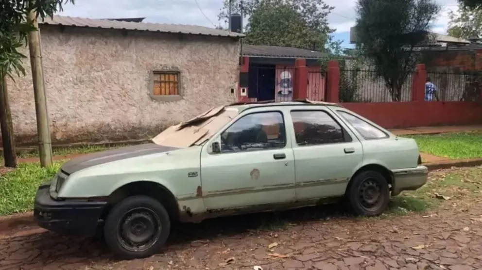 Posadas: dos jubilados fueron desalojados por su hijo y ahora viven en un auto