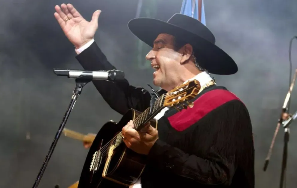 Escándalo por una actitud del “Chaqueño” Palavecino en el aniversario de Fernández Oro