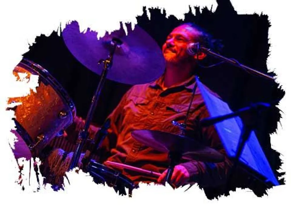 Solidaridad y colaboración con el músico al que le robaron los instrumentos de la sala de grabación