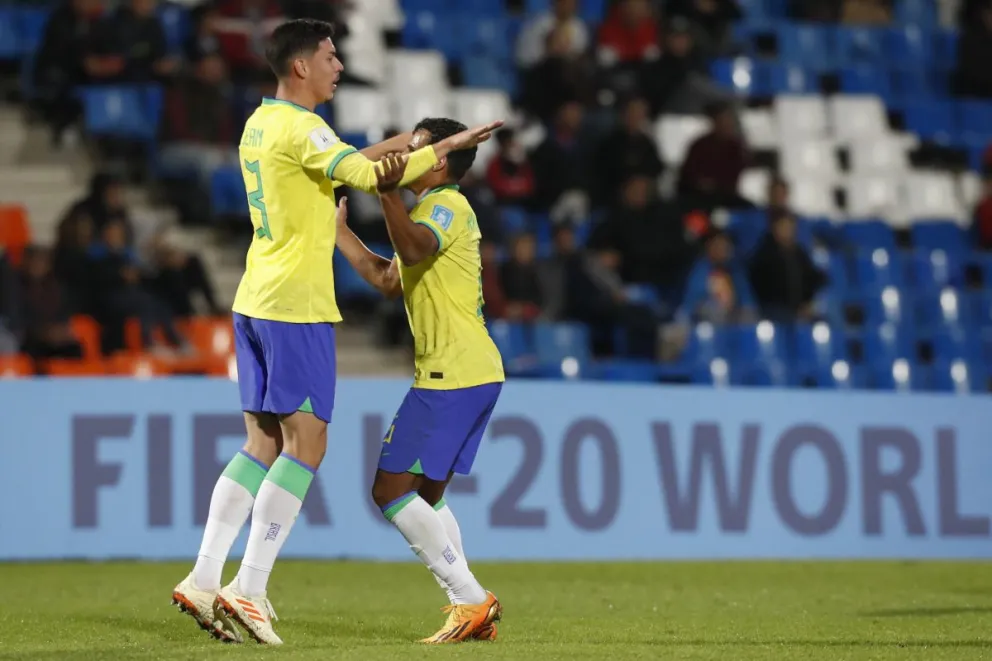 Brasil goleó a República Dominicana 6 a 0 y se recuperó del traspié 