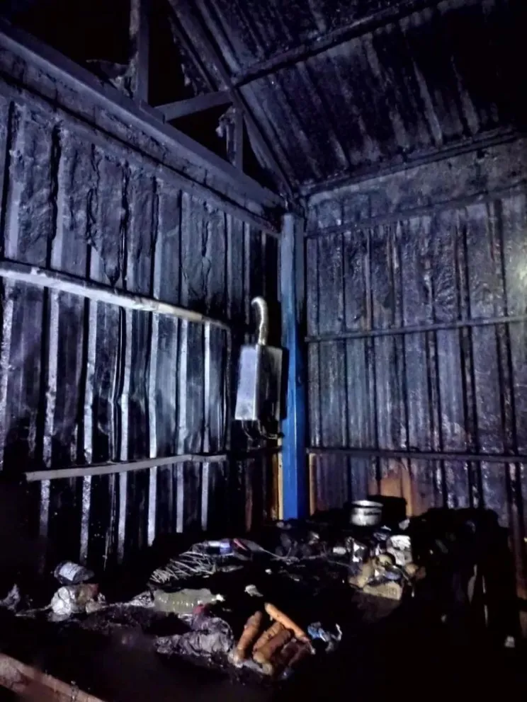 Voraz incendio en Puerto Manzano dejó como saldo dos heridos