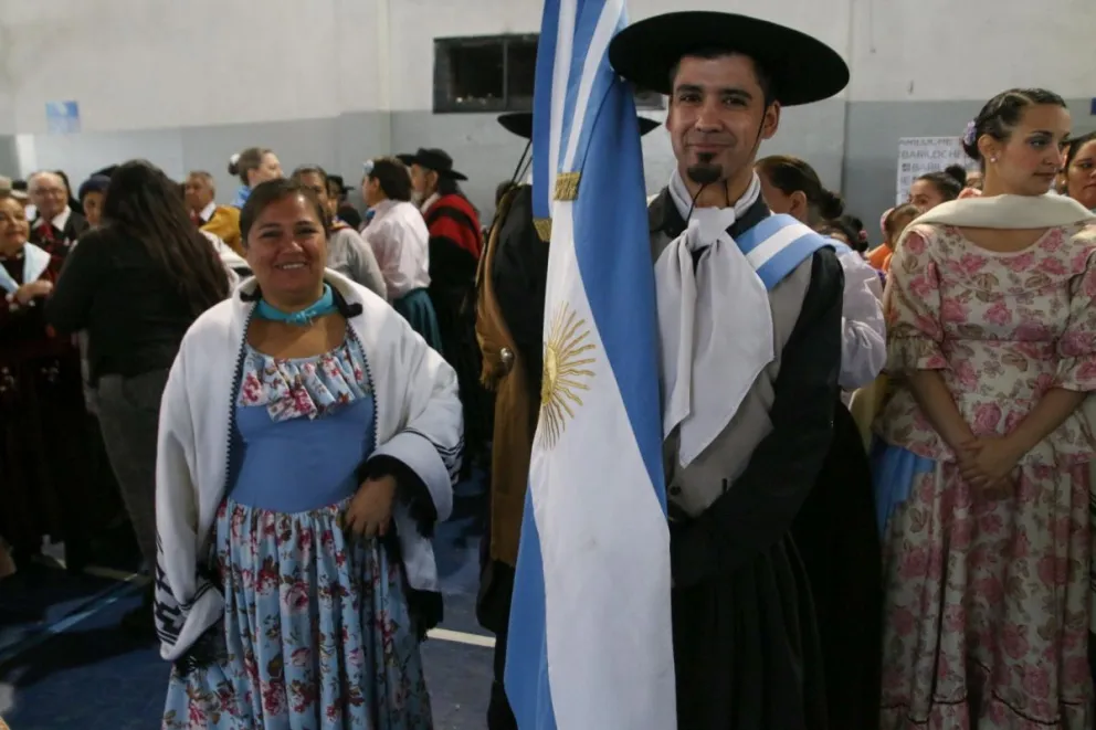 El grito de ¡Viva la Patria! atronó en el Municipal Uno