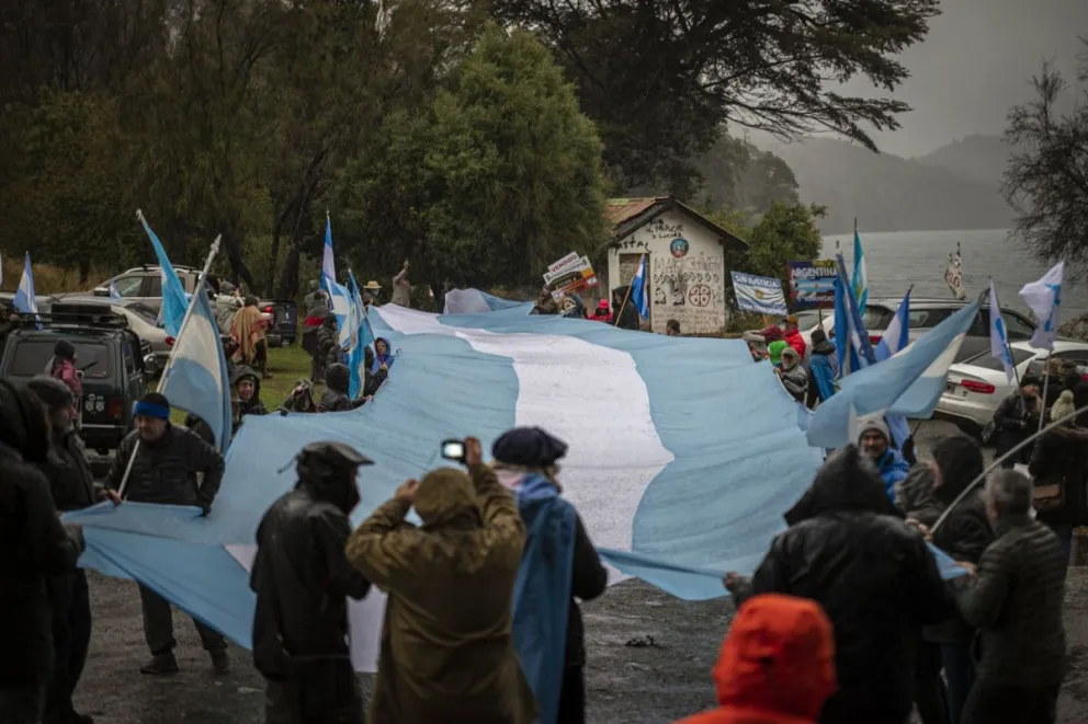 La condición climática conspiró contra la convocatoria en la Marcha a Mascardi