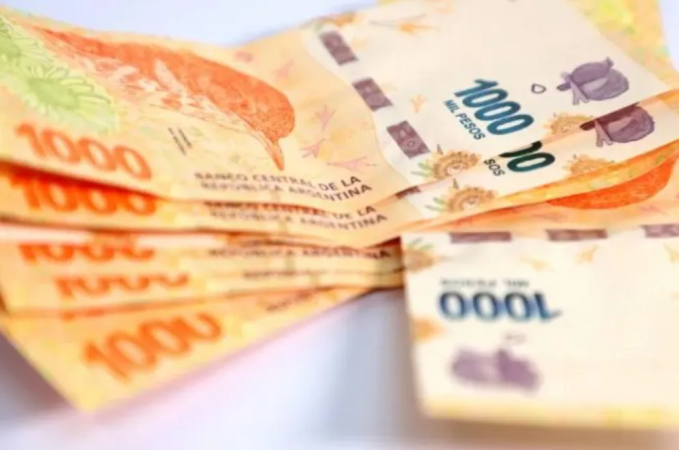 Coleccionistas llegan a pagar más de $50 mil por “billetes raros” argentinos 
